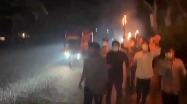 ঈদের রাতে ফরিদপুরে নিষিদ্ধ ছাত্রলীগের মশাল মিছিল