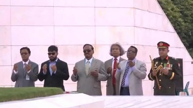 জিয়াউর রহমান ও খালেদা জিয়ার কবরে রাষ্ট্রপতির শ্রদ্ধা