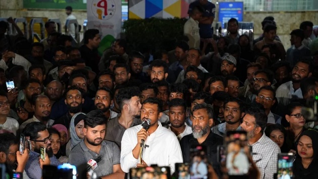 তেলের দাম বৃদ্ধিতে এনসিপির বিক্ষোভ, সরকারকে হুঁশিয়ারি