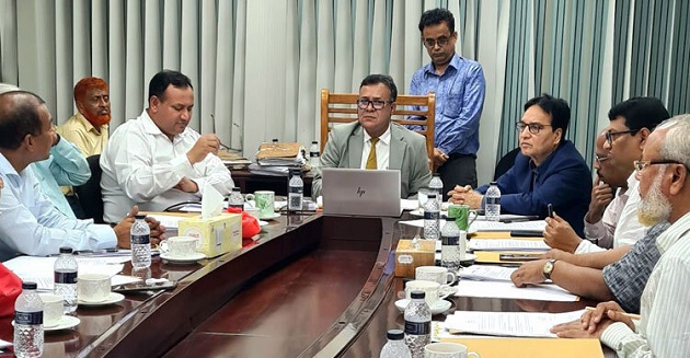 ৮ উপ-রেজিস্ট্রারসহ আরও ৯ কর্মকর্তাকে বাধ্যতামূলক অবসর