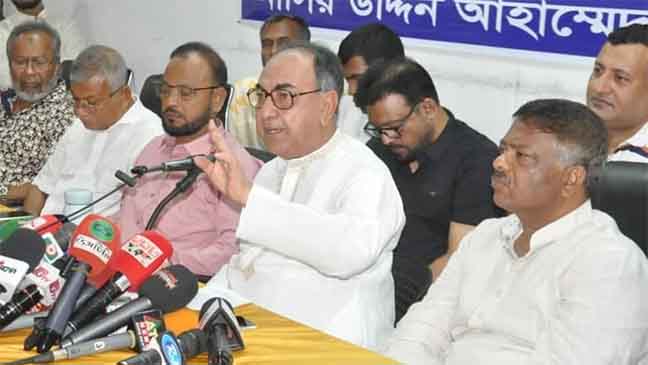 শাহবাগে হঠাৎ করে এই নাটক কেন