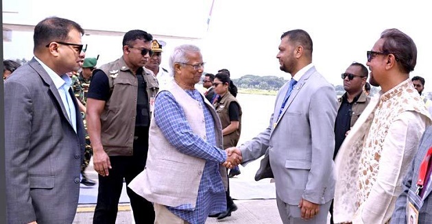 চট্টগ্রাম পৌঁছেছেন প্রধান উপদেষ্টা