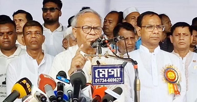 জনগণের ক্ষমতা ফিরিয়ে দিতে খালেদা জিয়া অনেক ত্যাগ স্বীকার করেছেন