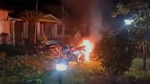 রংপুরে জি এম কাদেরের বাসায় এনসিপির হামলা
