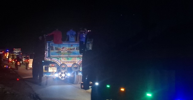 ঢাকা-টাঙ্গাইল মহাসড়কে যানবাহনের চাপ বেড়েছে