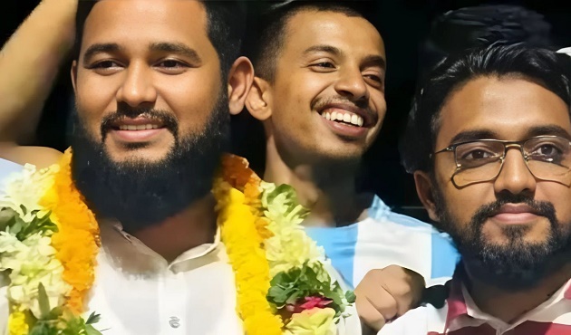 নারীকে লাথি মারা বহিষ্কৃত জামায়াত নেতাকে ফুলেল শুভেচ্ছা