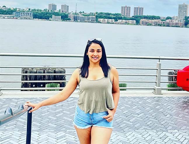 ছুটি কাটাতে নিউ ইয়র্কে রুনা খান
