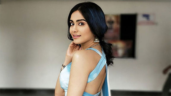 নাক ভেঙেছে আদাহ শর্মার