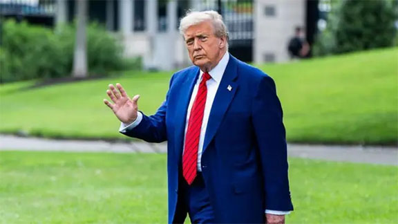 ডোনাল্ড ট্রাম্পের ছয় মাসের শাসনে যুক্তরাষ্ট্রের অর্থনৈতিক চিত্র