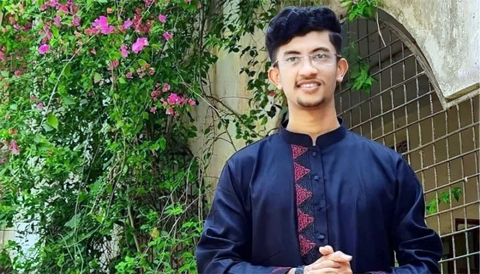 বৈষম্যবিরোধী ছাত্রনেতা রিয়াদের বাসা থেকে আড়াই কোটির চেক-এফডিআর উদ্ধার