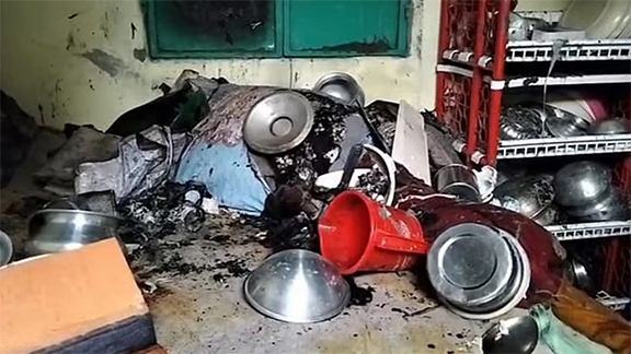 ঘরে ফ্রিজের কম্প্রেসার বিস্ফোরণে দুই পরিবারের দগ্ধ ৯ 