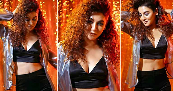 নেটমাধ্যমে ঝড় জয়া আহসানের ছবি
