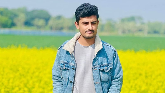 মাদারীপুরের শিবচরে হত্যা মামলার আসামিকে প্রকাশ্যে কুপিয়ে হত্যা