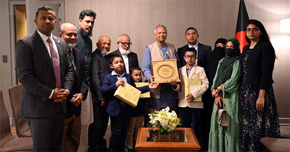 নিউইয়র্কে বন্দুকধারীর হামলায় নিহত পুলিশ দিদারুলের পরিবারের সঙ্গে প্রধান উপদেষ্টা সাক্ষাৎ