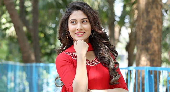 নেটিজেনদের বাজে মন্তব্যের প্রতিক্রিয়ায় মেহজাবীন