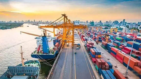 চট্টগ্রাম বন্দর অচল হওয়ার আশঙ্কা