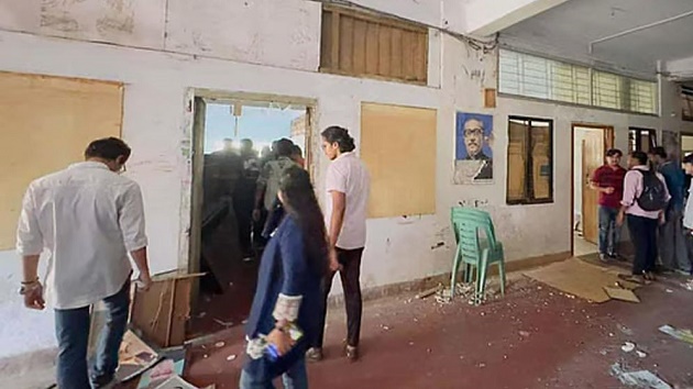আ.লীগের কার্যালয় দখল এনসিপি নেতার