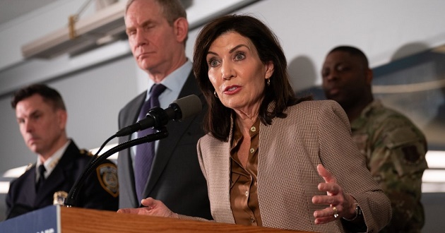 নিউ ইয়র্কে জরুরি অবস্থা জারি গভর্নর হোকুলের