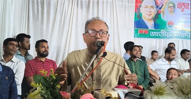 ‘গণভোট চেয়ে দেশকে সংকটের দিকে ঠেলে দিচ্ছে’