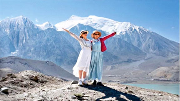 চীনের পর্যটন স্বর্গ জিনজিয়াং, সৌন্দর্যের আড়ালে নিপীড়ন