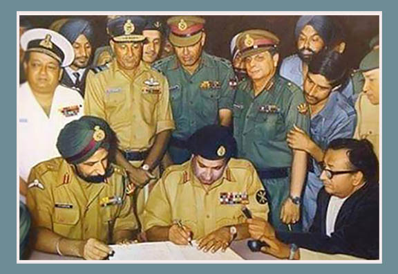 দখলদার পাকিস্তানি বাহিনী কেন মিত্রবাহিনীর কাছে আত্মসমর্পণ করেছিল?