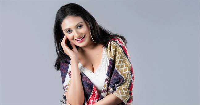 কুসুম সিকদারের ফ্যাশন স্টেটমেন্টে মুগ্ধ নেটিজেনরা