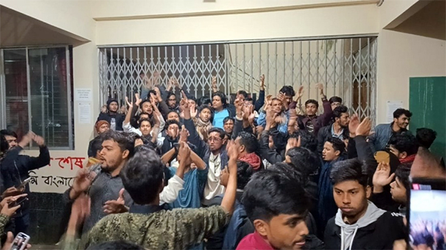 উত্তাল শাবি, শাকসু ভবন ঘেরাও