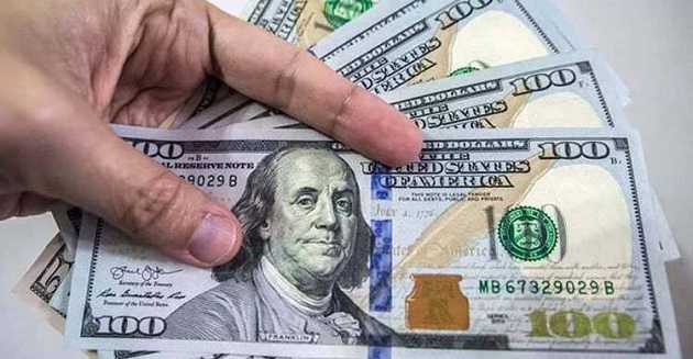 ট্রাম্পের শুল্ক হুমকির মুখে ডলারের দরপতন