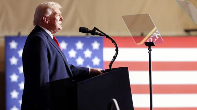 ইরান পরমাণু চুক্তি না করলে ভয়াবহ হামলার হুঁশিয়ারি ট্রাম্পের