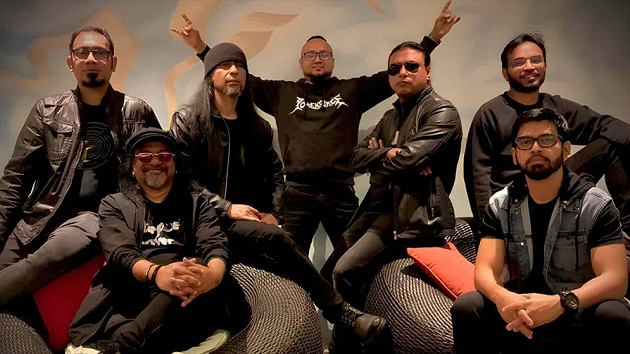 একুশে পদক পাচ্ছে ব্যান্ড ওয়ারফেজ, আবেগাপ্লুত হয়ে যা বললেন দলনেতা টিপু