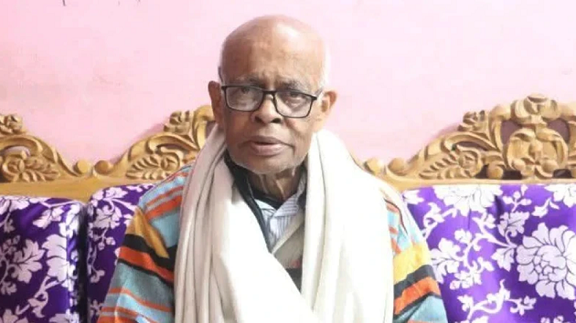 যাত্রাশিল্পী মিলন কান্তি দে মারা গেছেন