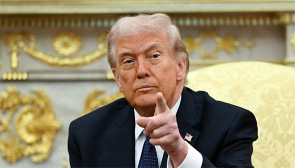 আগামী কয়েক দিনে ইরানে আরও কঠোর হামলা চালানোর ঘোষণা ট্রাম্পের