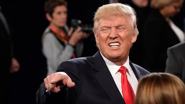 হরমুজ অবরোধে সামরিক অভিযানের জোরালো সংকেত ট্রাম্পের