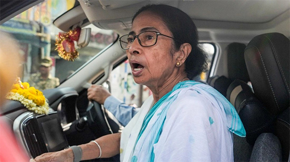 মমতার পদত্যাগের অস্বীকৃতিকে ‘হাস্যকর’ বলছে বিজেপি