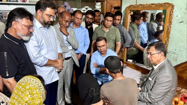 রামিসার বাসায় প্রধানমন্ত্রী, নিলেন বড় বোনের দায়িত্ব