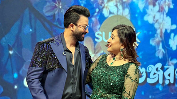 দীর্ঘবছর পর শাকিবের দেখা পেয়ে পূর্ণিমা,