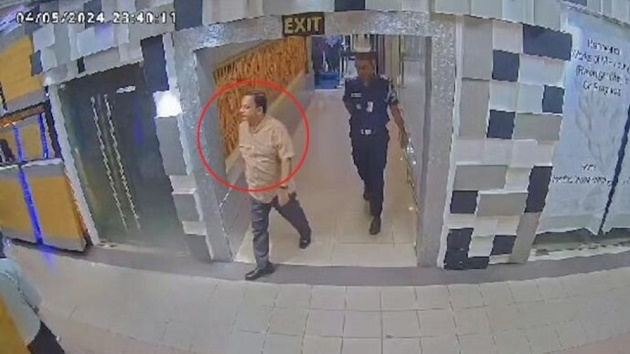 যে কৌশলে দেশ ছেড়েছিলেন বেনজীর