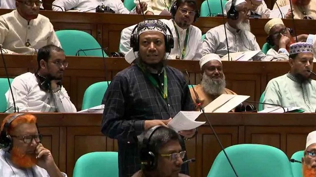 এটা লুটপাটের বাজেট, সংসদে আমির হামজা