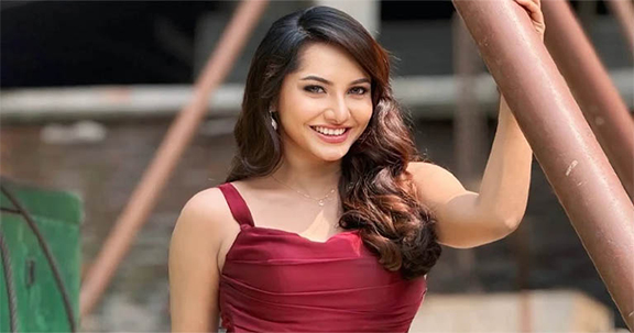 ছোট পর্দাতেই ব্যস্ত আছি : ফারিন খান