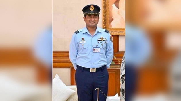 বিমান বাহিনীর হেফাজতে উইং কমান্ডার সাইফুর