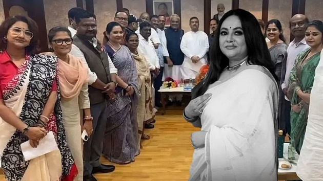 ‘জনগণের ট্যাক্সের টাকায় বিমানে দিল্লি গিয়ে পার্লামেন্ট খেলা’