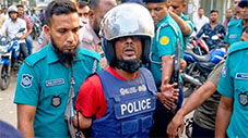 সিলেটে ৩ জনকে একাই হত্যা করে খুনি, সিসি ক্যামেরায় যা দেখা গেলো