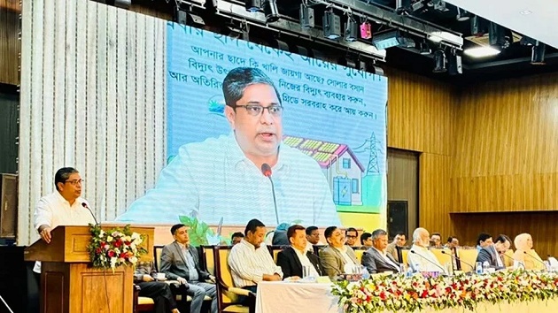 গত তিন দিনে প্রধানমন্ত্রী নিজে ব্যবহার করেছেন ১০০০ ইউনিট এবং জাতীয় গ্রিডে দিয়েছেন ১২০০ ইউনিট বিদ্যুৎ