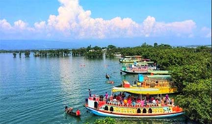 টাঙ্গুয়ার হাওরে হুমকির মুখে মাছ, পরিযায়ী পাখিসহ নানা জীববৈচিত্র্য